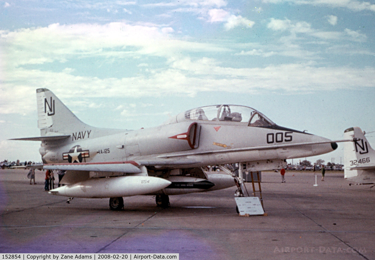 152854, Douglas TA-4F Skyhawk C/N 13500, TA-4F at Dallas Naval Air Station
