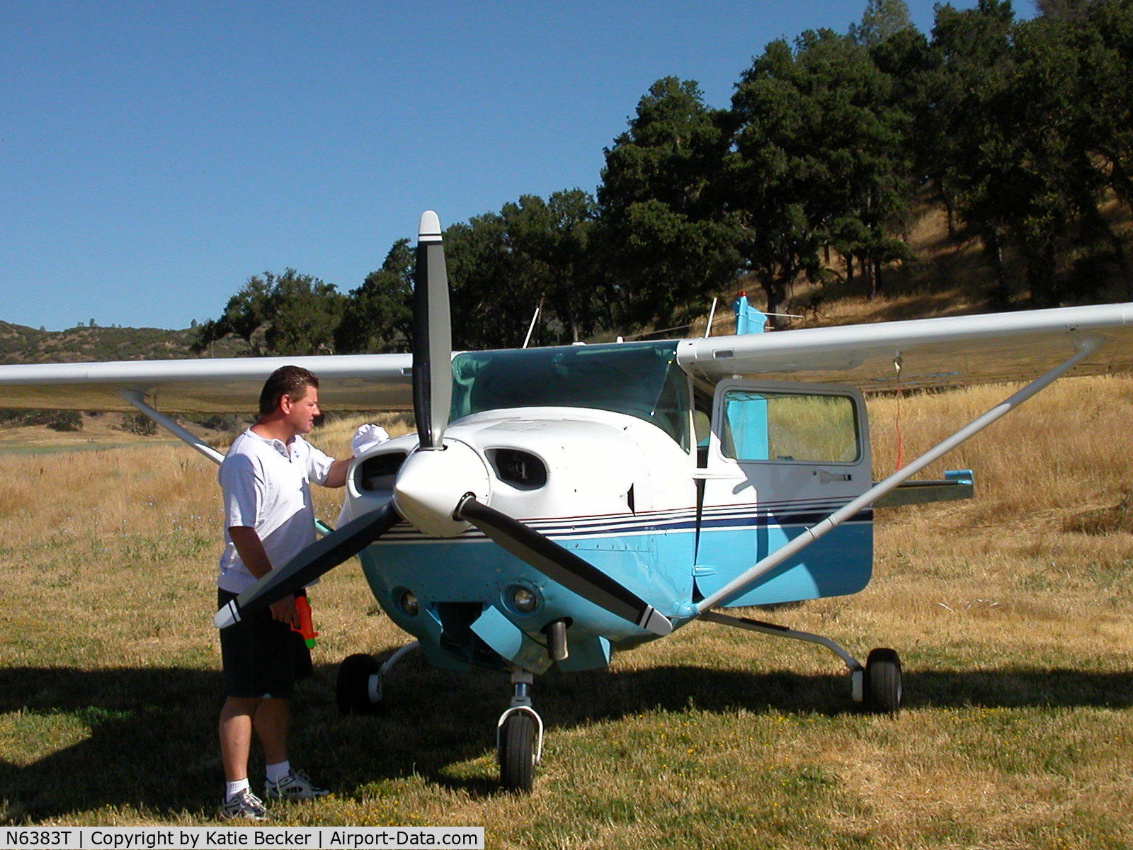 N6383T, 1985 Cessna TR182 Turbo Skylane RG C/N R18202004, N6383T in Middletown, CA @ Crazy Creek Gliderport