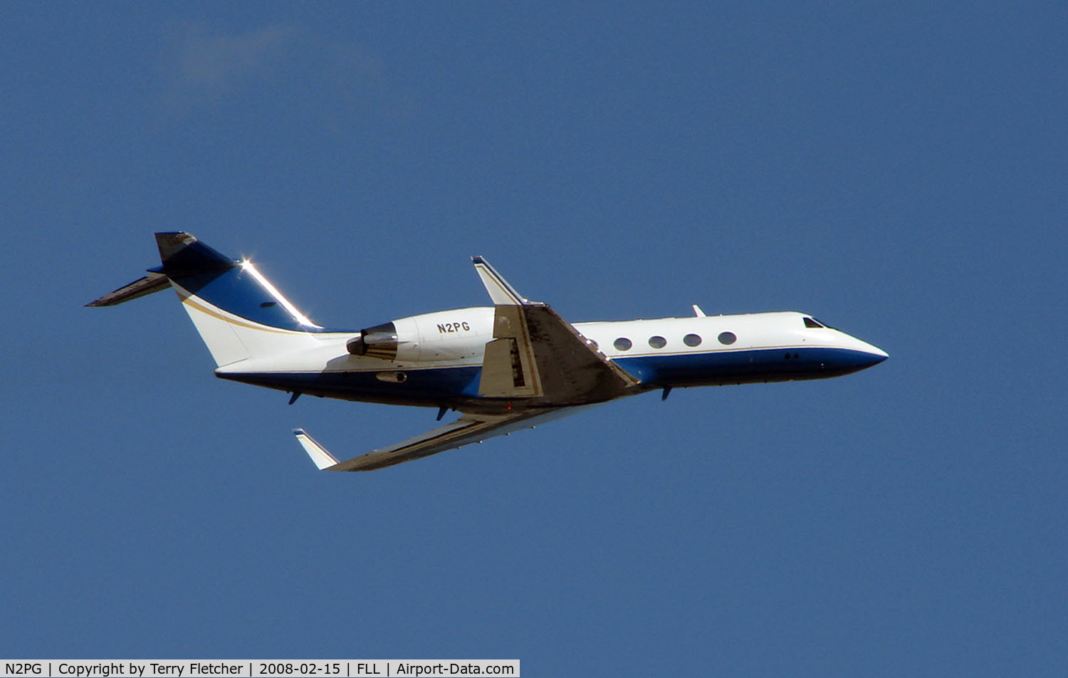 N2PG, 1999 Gulfstream Aerospace G-IV C/N 1378, Gulfstream IV climbs away from Ft Lauderdale Int in Feb 2008
