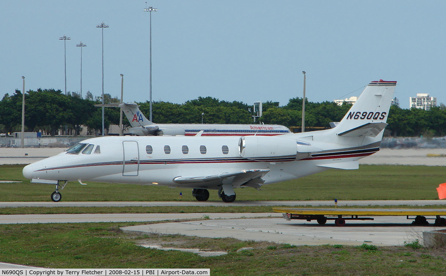 N690QS, 2000 Cessna 560XL C/N 560-5090, The business aircraft traffic at West Palm Beach on the Friday before President's Day always provides the aviation enthusiast / photographer with a treat