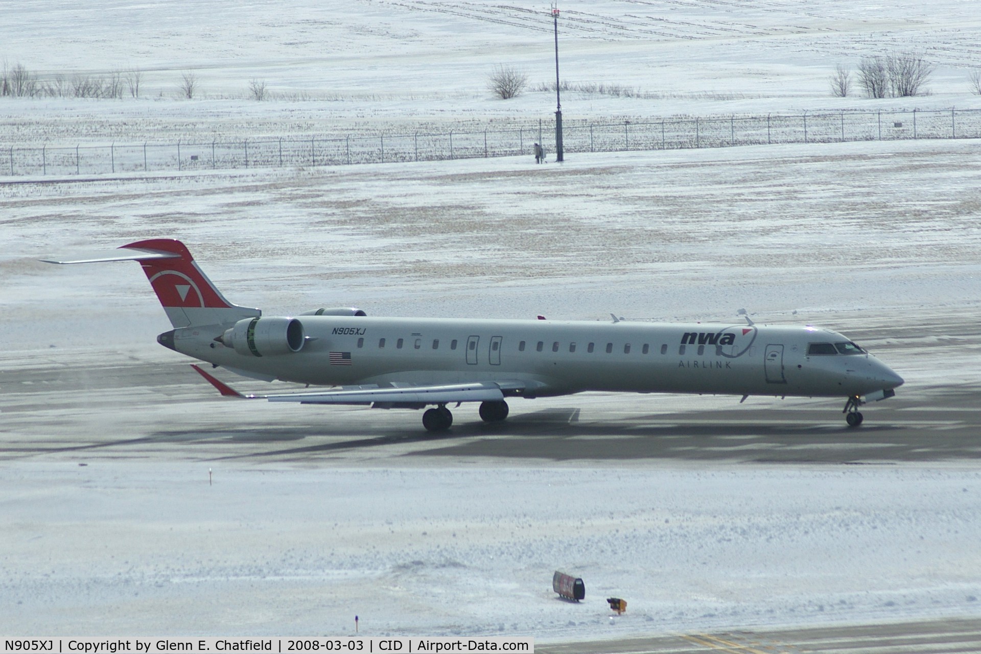N905XJ, 2007 Bombardier CRJ-900 (CL-600-2D24) C/N 15137, Rolling out on Runway 31