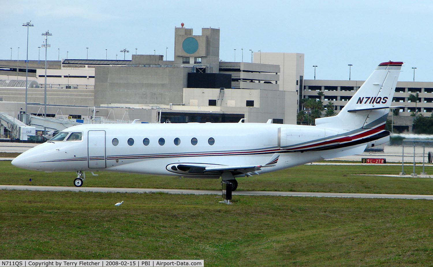 N711QS, 2006 Israel Aircraft Industries Gulfstream 200 C/N 129, The business aircraft traffic at West Palm Beach on the Friday before President's Day always provides the aviation enthusiast / photographer with a treat