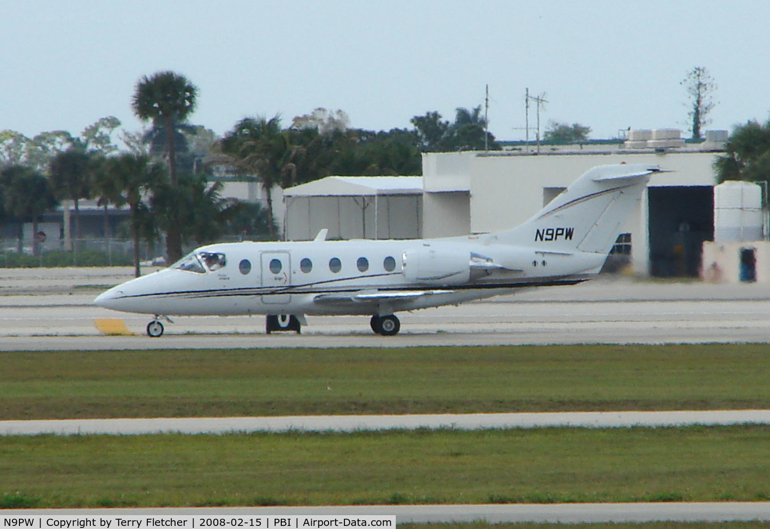 N9PW, 1990 Beechcraft 400A Beechjet C/N RK-7, The business aircraft traffic at West Palm Beach on the Friday before President's Day always provides the aviation enthusiast / photographer with a treat