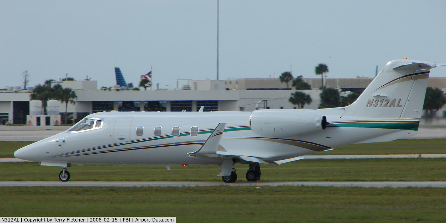 N312AL, 2001 Learjet 60 C/N 225, The business aircraft traffic at West Palm Beach on the Friday before President's Day always provides the aviation enthusiast / photographer with a treat
