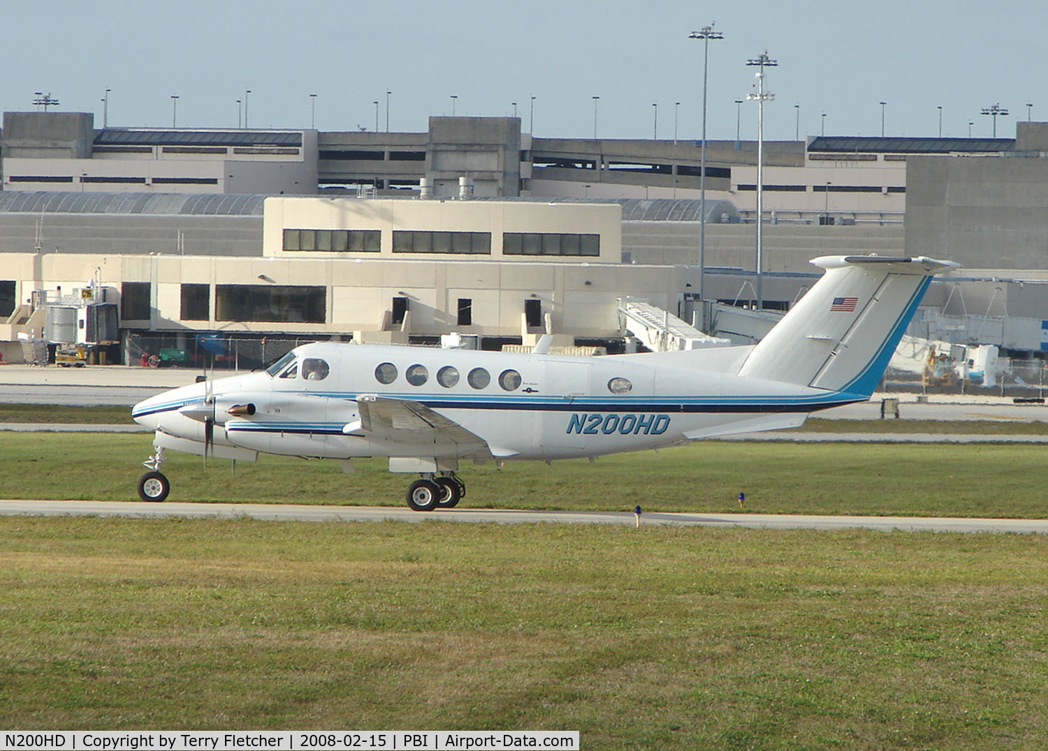 N200HD, 1981 Beech B200 King Air C/N BB-987, The business aircraft traffic at West Palm Beach on the Friday before President's Day always provides the aviation enthusiast / photographer with a treat