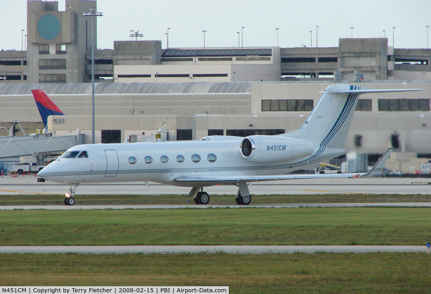 N451CM, 2005 Gulfstream Aerospace GIV-X (G450) C/N 4024, The business aircraft traffic at West Palm Beach on the Friday before President's Day always provides the aviation enthusiast / photographer with a treat