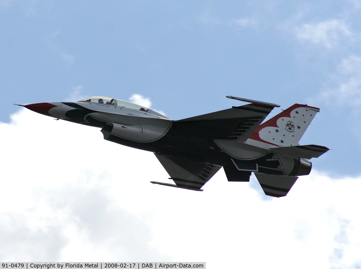 91-0479, 1991 General Dynamics F-16D Fighting Falcon C/N CD-34, Thunderbirds taking off for a flyover of the Daytona 500