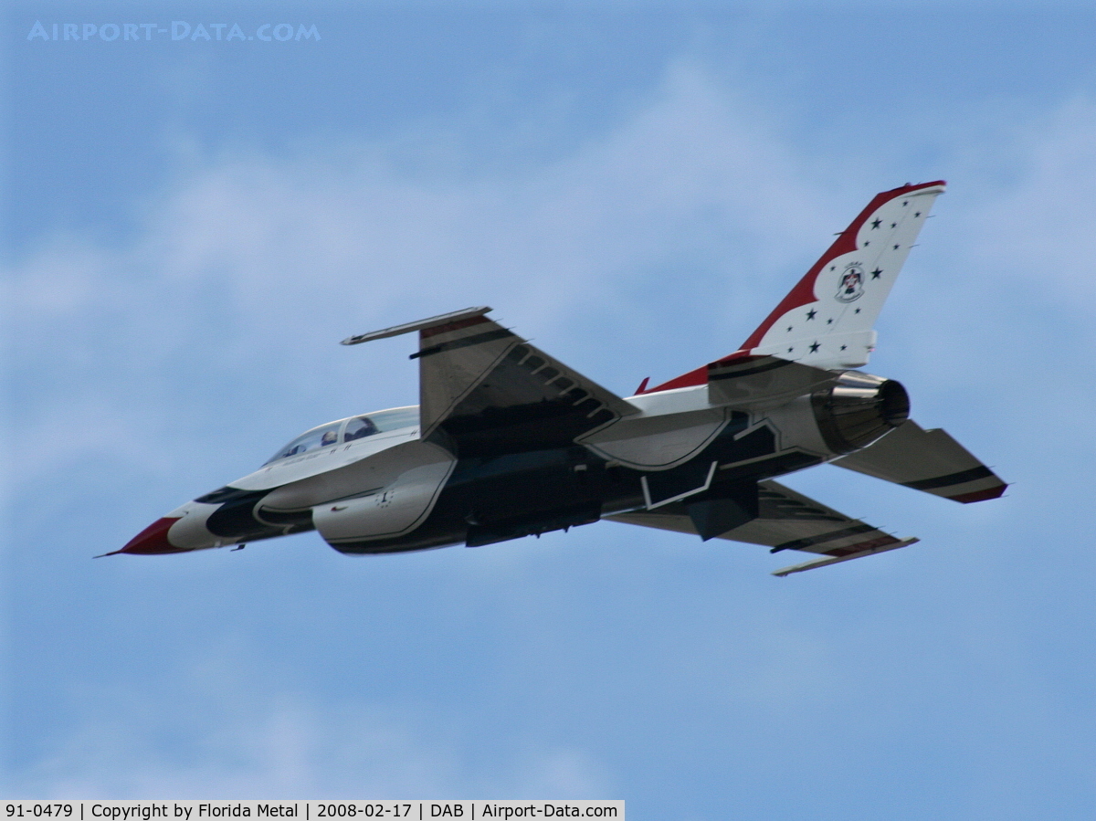 91-0479, 1991 General Dynamics F-16D Fighting Falcon C/N CD-34, Thunderbirds taking off for a flyover of the Daytona 500