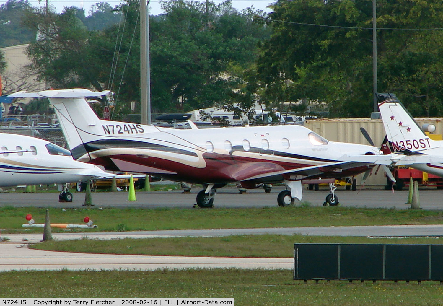 N724HS, 2004 Pilatus PC-12/45 C/N 564, PC12  at FLL in Feb 2008