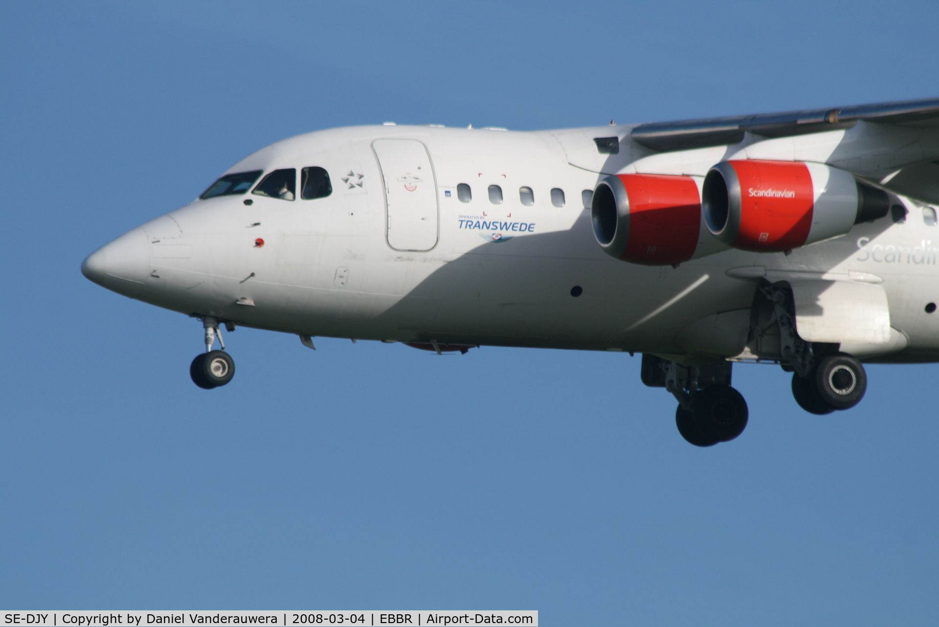 SE-DJY, 1993 British Aerospace Avro 146-RJ70 C/N E1224, arrival of flight SK4743 to rwy 25L