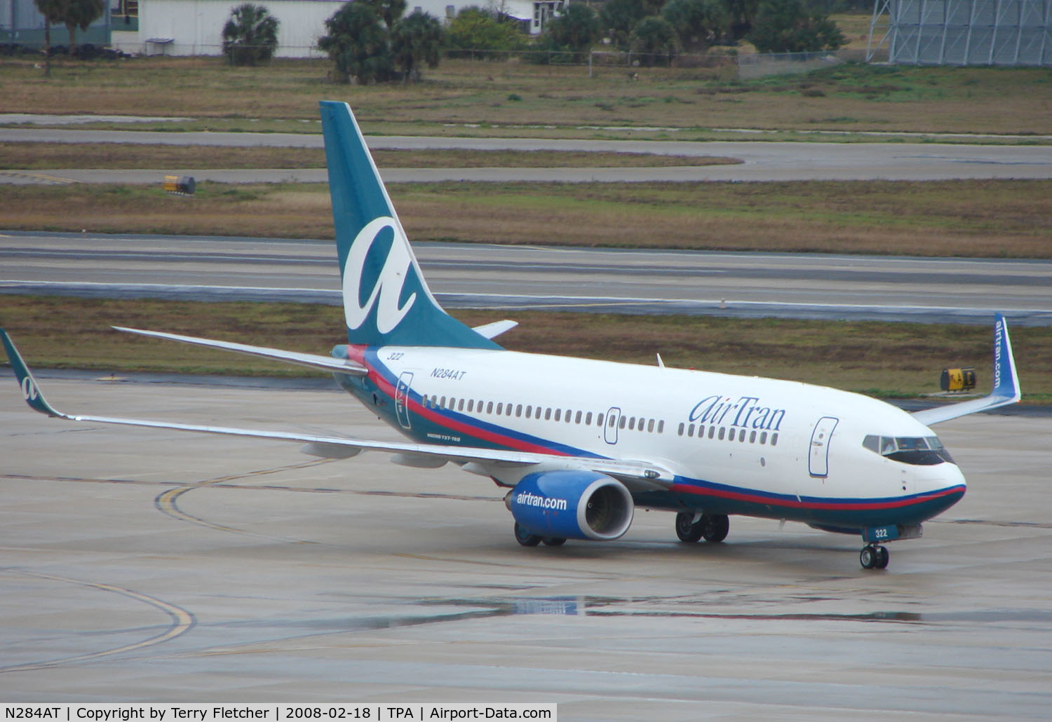 N284AT, 2006 Boeing 737-76N C/N 32668, Air Tran B737 taxies on to stand at Tampa