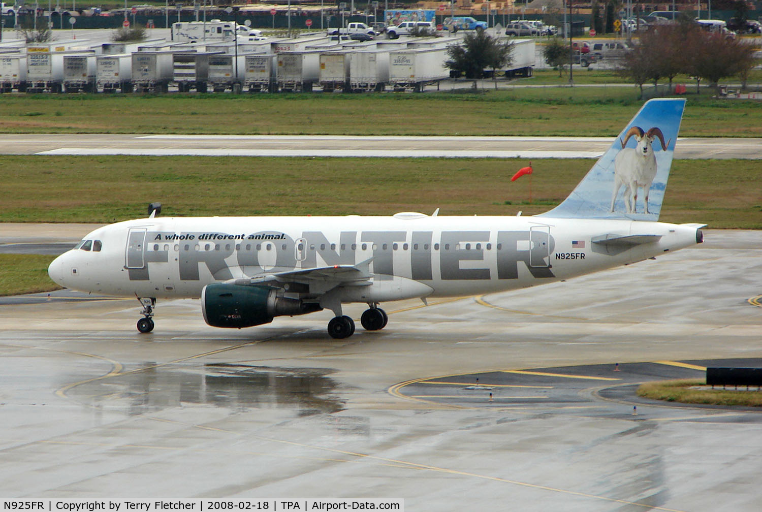 N925FR, 2004 Airbus A319-111 C/N 2103, Frontier A319 arrives at Tampa
