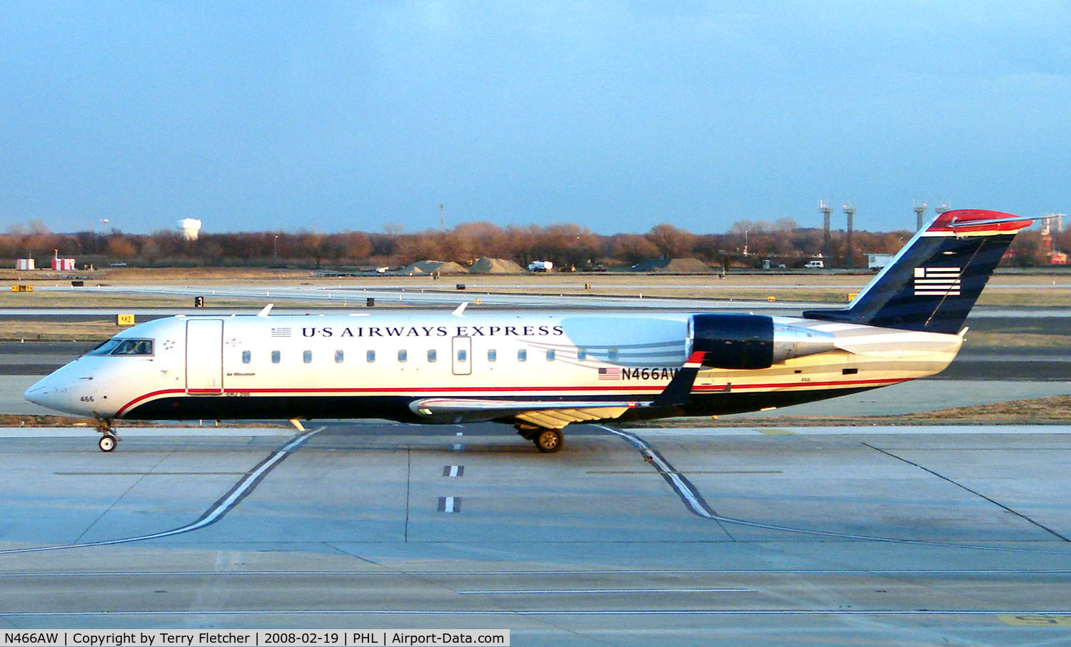 N466AW, 2004 Bombardier CRJ-200LR (CL-600-2B19) C/N 7899, US Airways CRJ at Philadelphia