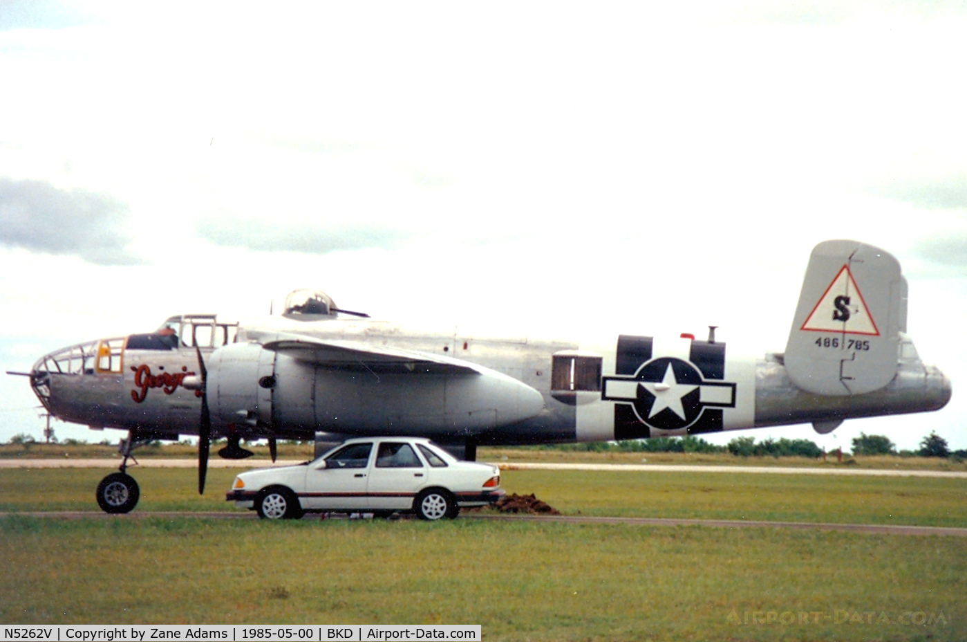 N5262V, 1944 North American B-25J-32-NC Mitchell C/N 44-86785, At Breckenridge AirShow 1985
