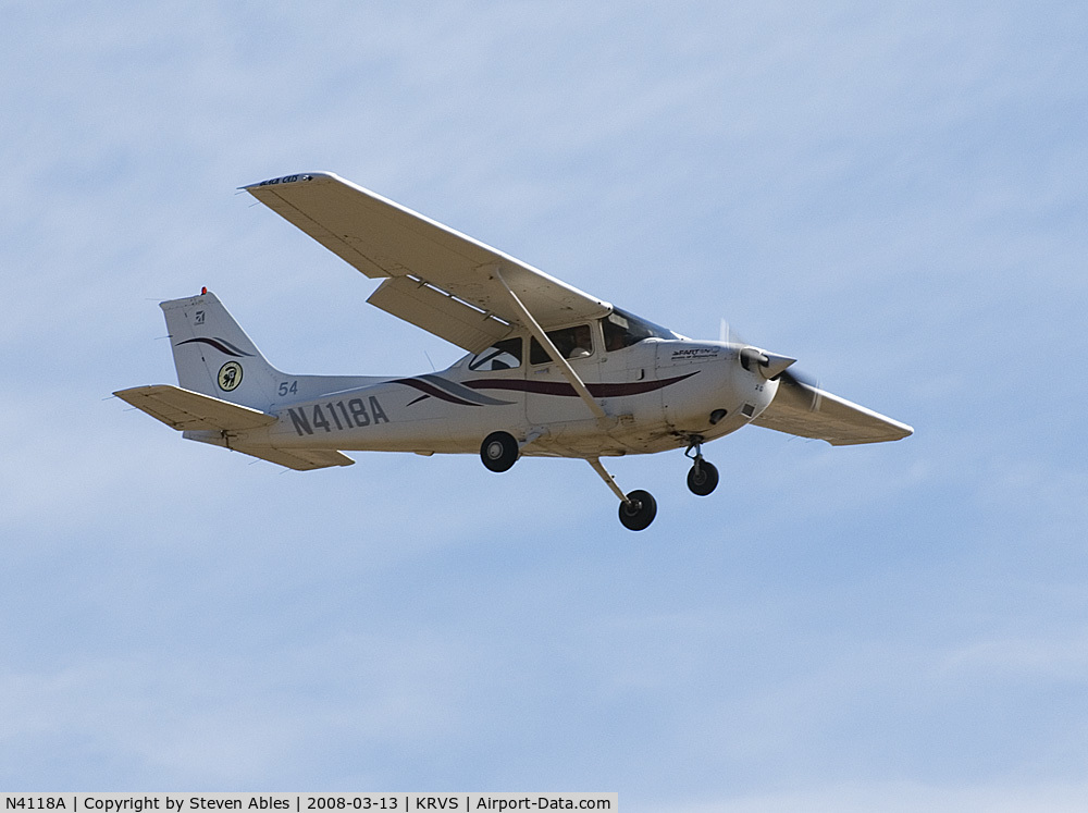 N4118A, 1999 Cessna 172R C/N 17280629, SHort final at KRVS