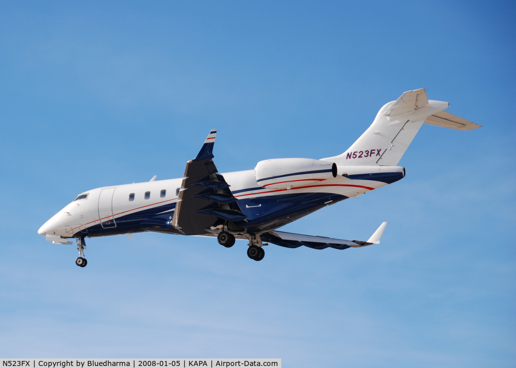 N523FX, 2005 Bombardier Challenger 300 (BD-100-1A10) C/N 20074, Approach to 17L.