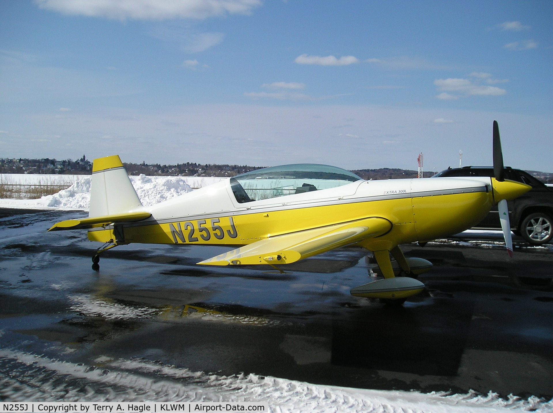 N255J, 2007 Extra EA-300/L C/N 1255, Lawrence Mass before relocate to St Augustine