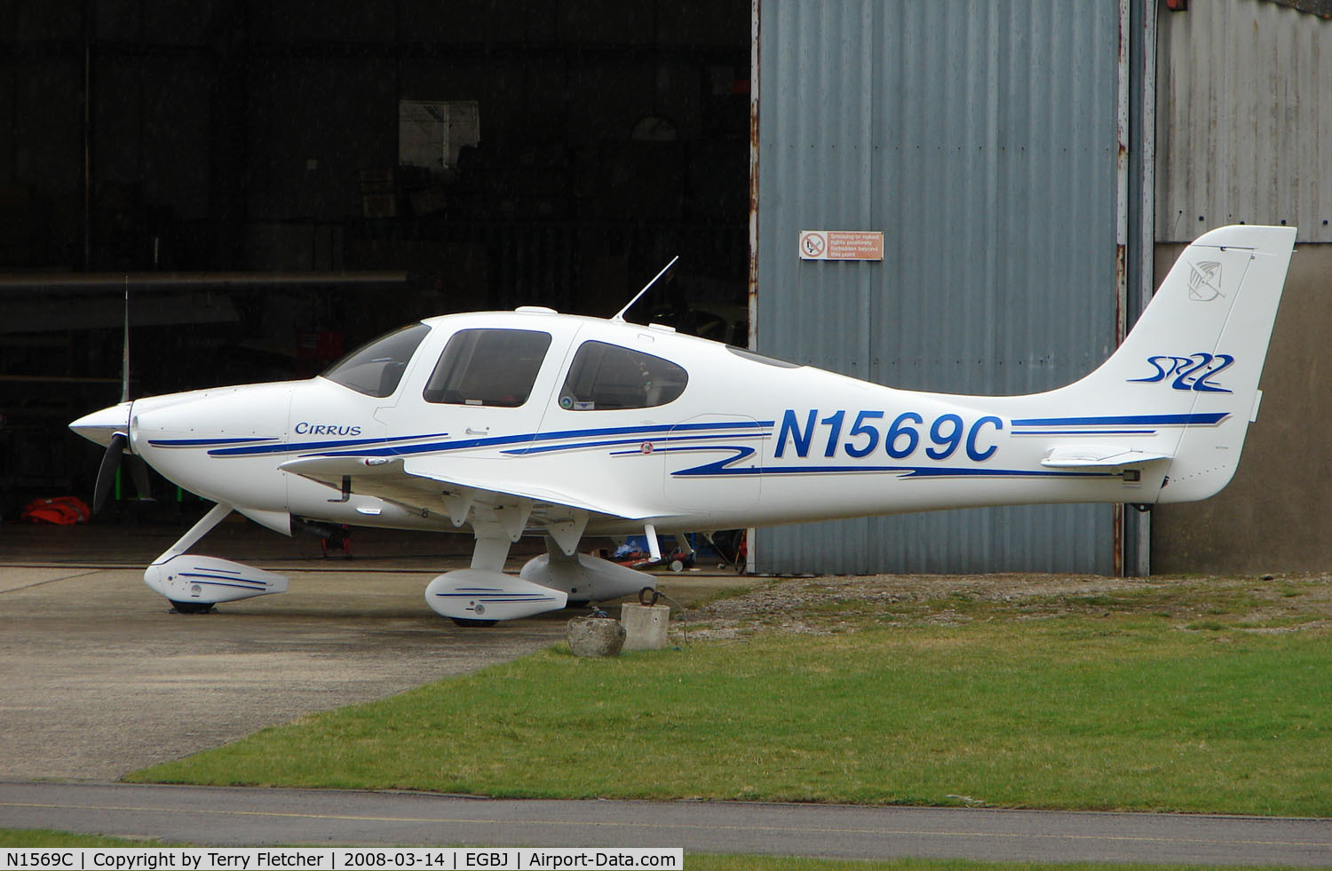 N1569C, 2003 Cirrus SR22 C/N 0581, Cirrus SR22 at Gloucestershire Airport