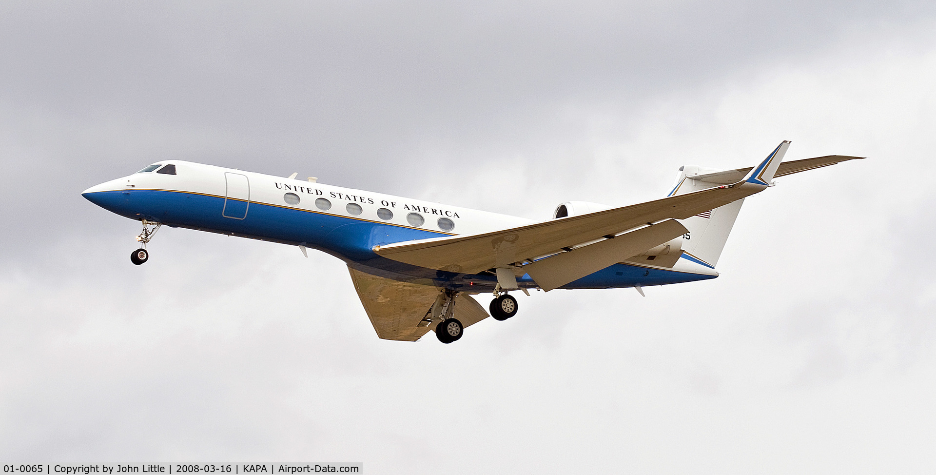 01-0065, Gulfstream Aerospace C-37A (Gulfstream V) C/N 652, MANGO-65 Touch and Goes
