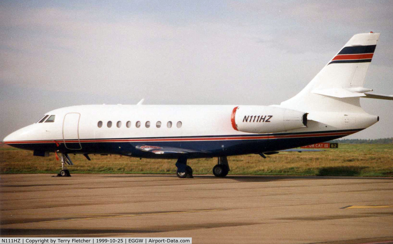 N111HZ, 1999 Dassault Falcon 2000 C/N 86, Falcon 2000 on the Luton Ramp in 1999