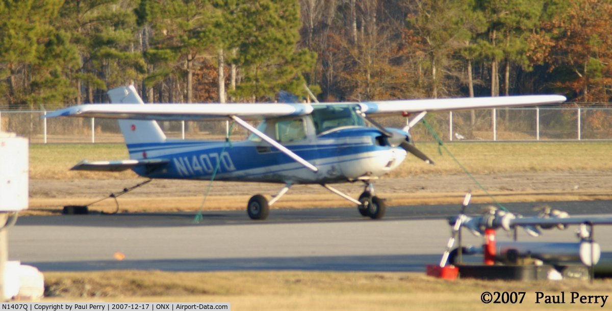 N1407Q, 1971 Cessna 150L C/N 15072707, Just noticed, no wheel pants