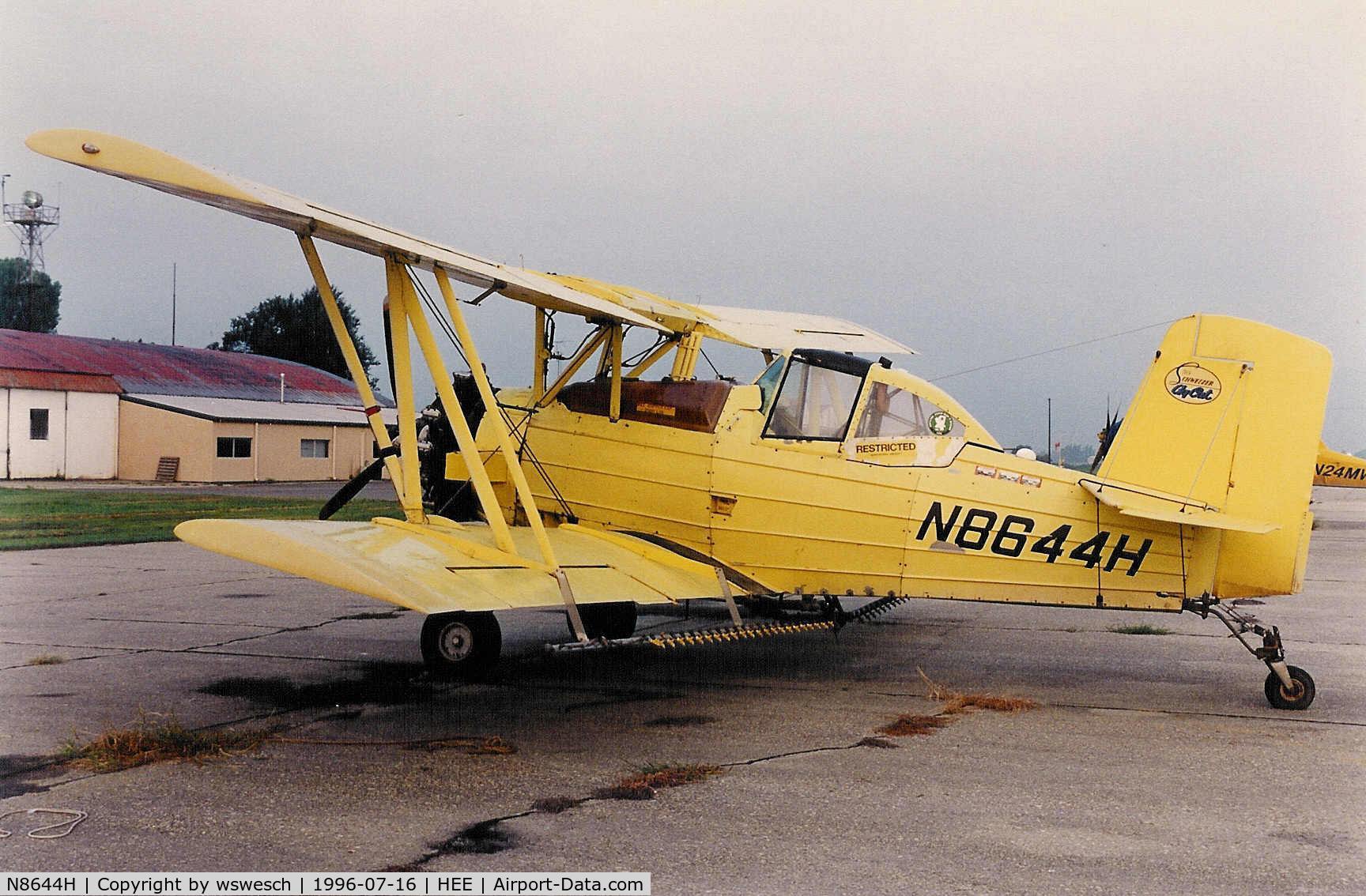 N8644H, 1975 Grumman-Schweizer G-164A C/N 1444, 1975 Ag-Cat G-164A, #1444.  PZL-3S engine.  Riddell Flying Service-West Helena, Arkansas.
