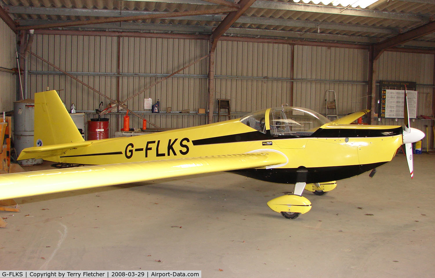 G-FLKS, 2000 Scheibe SF-25C Falke C/N 44662, Hangared at Dunstable Downs