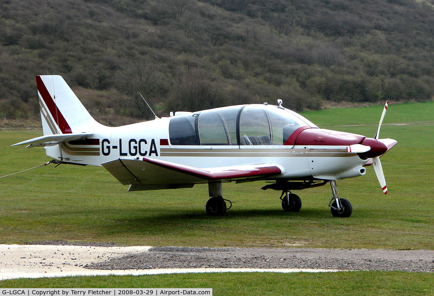 G-LGCA, 1985 Robin DR-400-180R Remorqueur Regent C/N 1686, Tug for the Gliders at Dunstable Downs