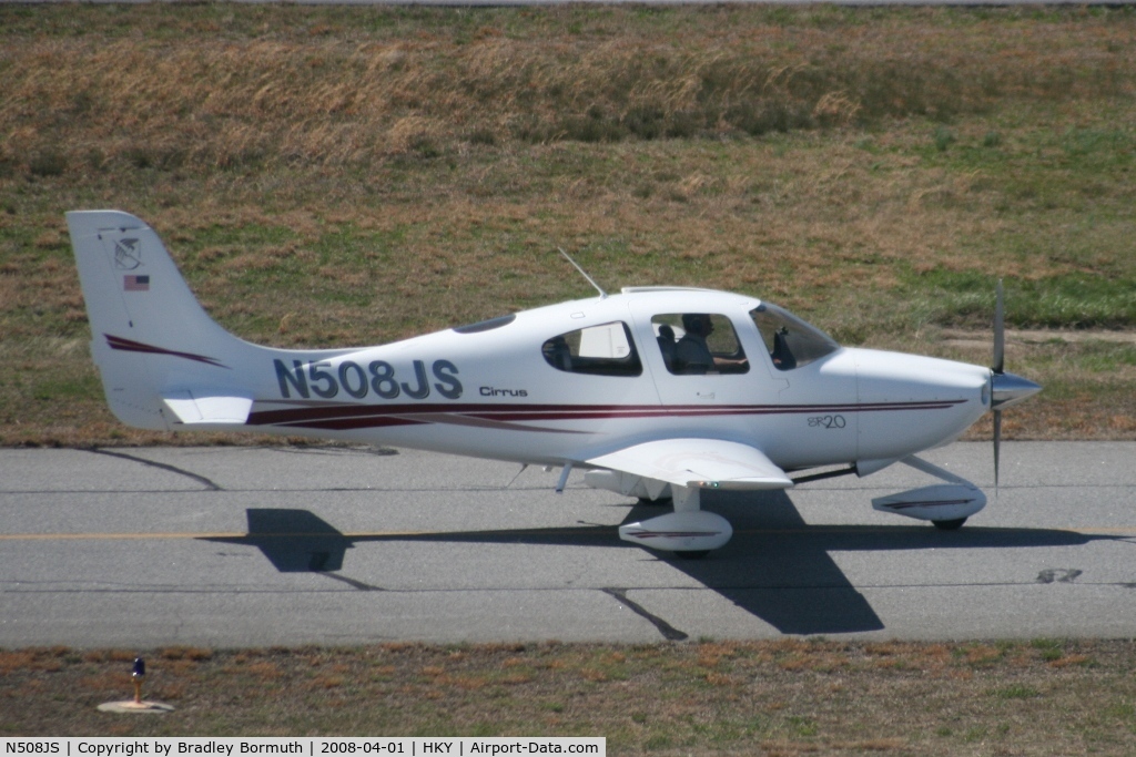 N508JS, 2002 Cirrus SR20 C/N 1170, A great day to take pictures.