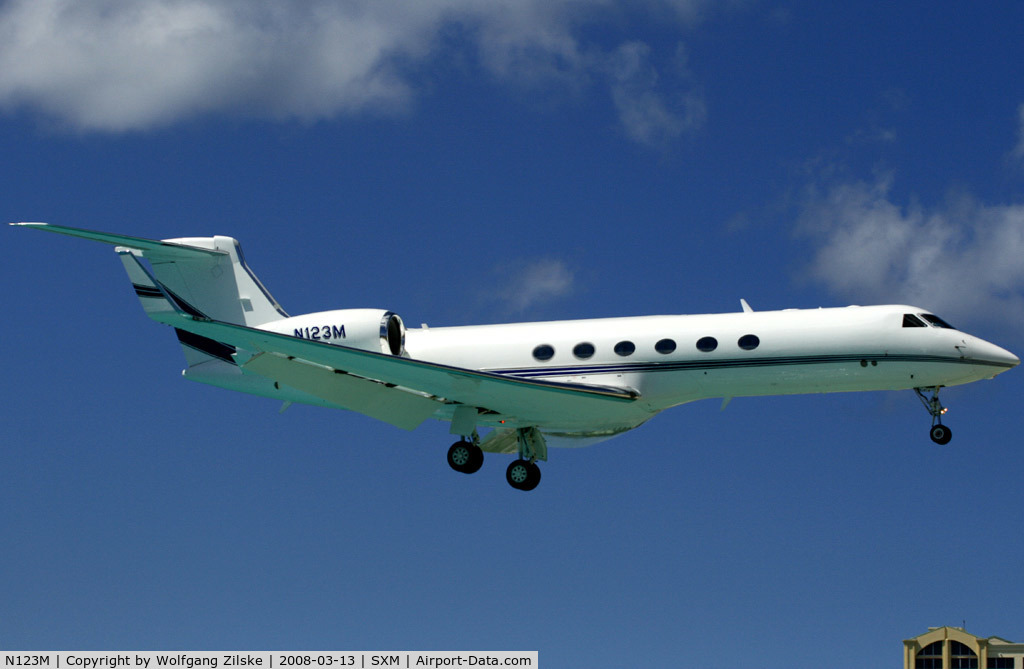 N123M, 2002 Gulfstream Aerospace G-V C/N 667, visitor