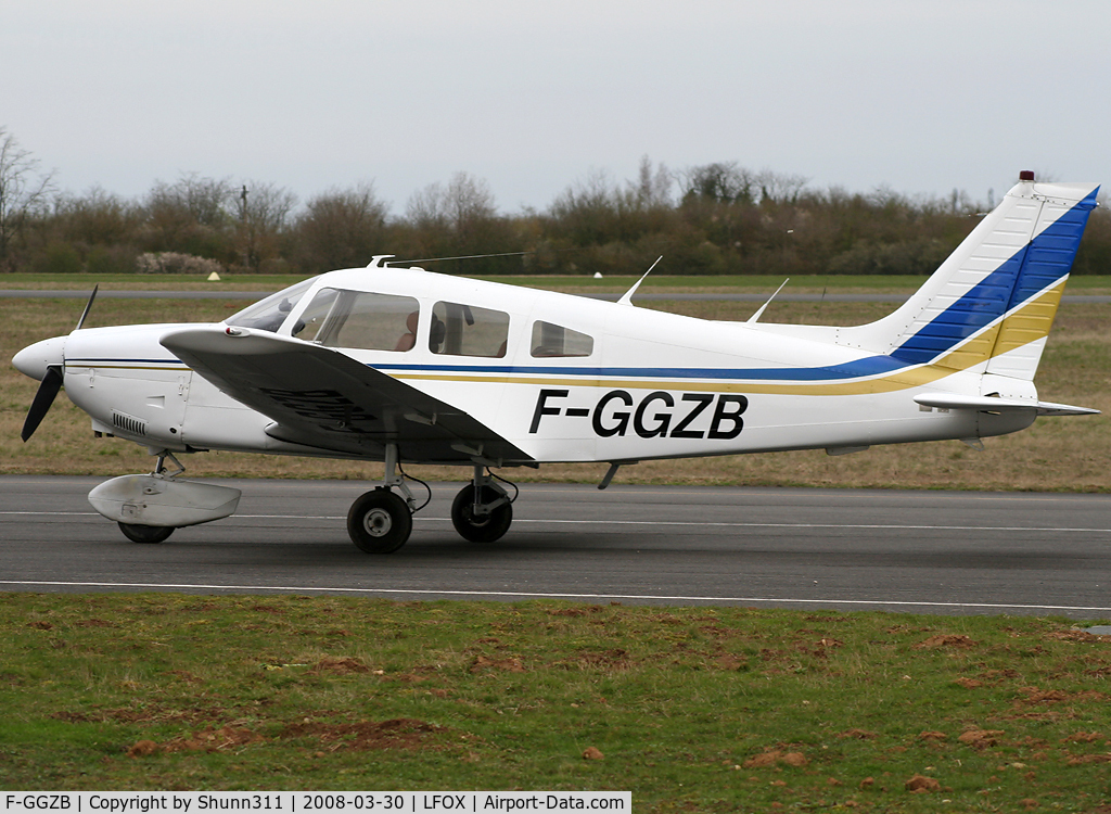F-GGZB, Piper PA-28-181 Archer C/N 28-7890105, Waiting a new light flight around LFOX