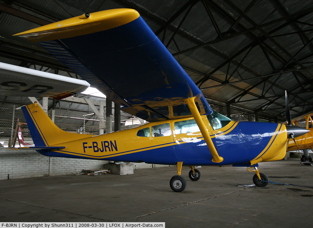 F-BJRN, 1961 Cessna C210A C/N 21057828, Inside GAMA Airclub hangar