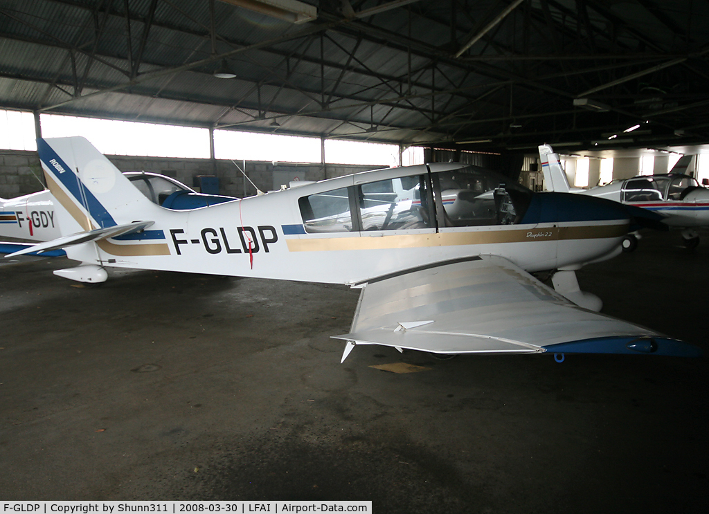 F-GLDP, Robin DR-400-120 C/N 2097, Inside Airclub's hangar