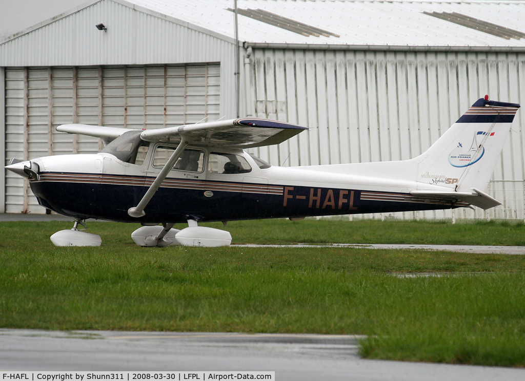 F-HAFL, Cessna 172S Skyhawk SP C/N 172S8457, Parked in front of his hangar...