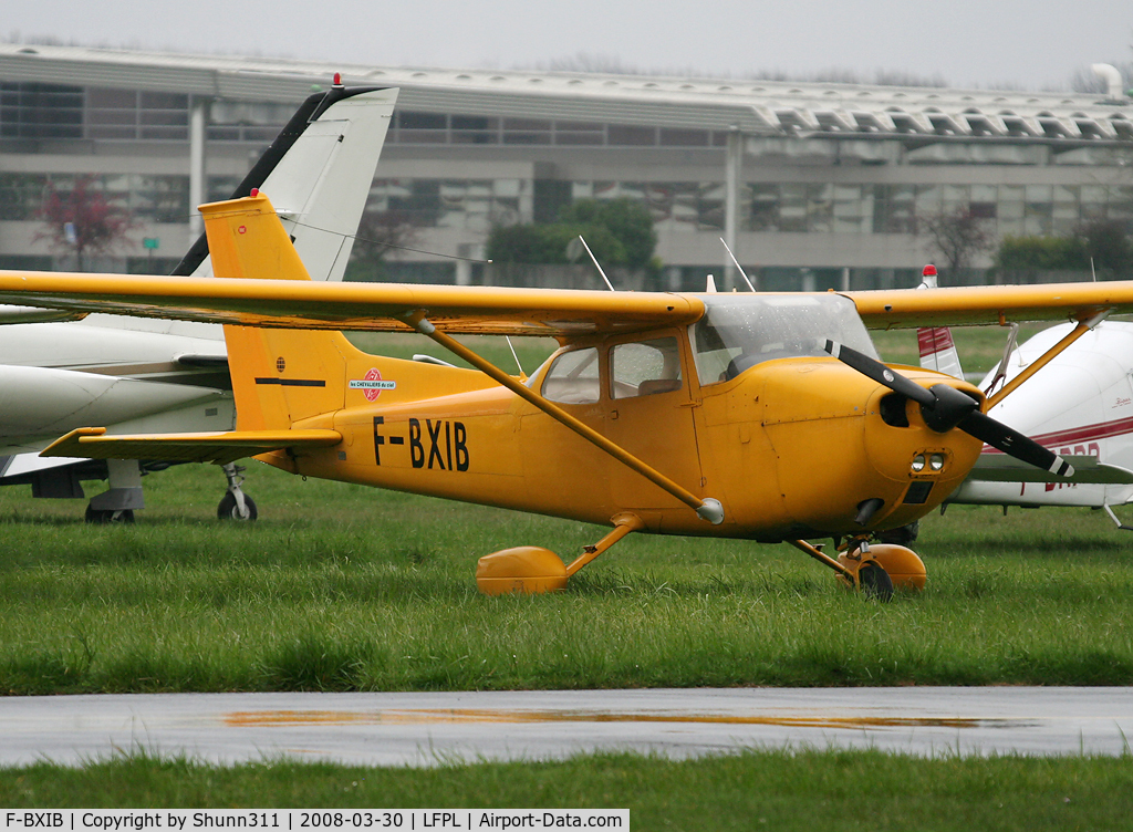 F-BXIB, Reims F172M Skyhawk Skyhawk C/N 1307, Parked in the grass in front of the maintenance hangar