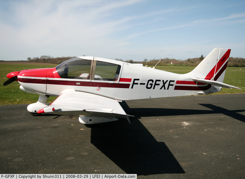 F-GFXF, Robin DR-400-120D Dauphin C/N 1753, Waiting a new light flight