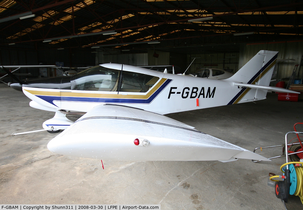 F-GBAM, 1978 Robin R-1180T Aiglon C/N 215, Inside Airclub's hangar