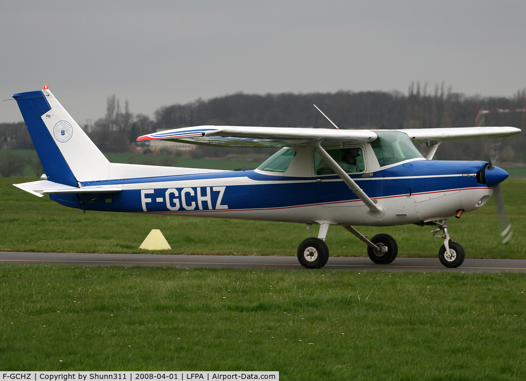 F-GCHZ, Reims F152 C/N 1730, Arriving from LFFE where it is based...