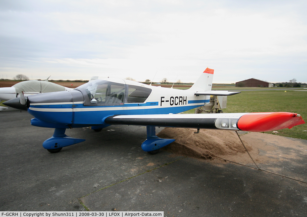 F-GCRH, Robin R-1180TD Aiglon C/N 252, Near maintenance hangar