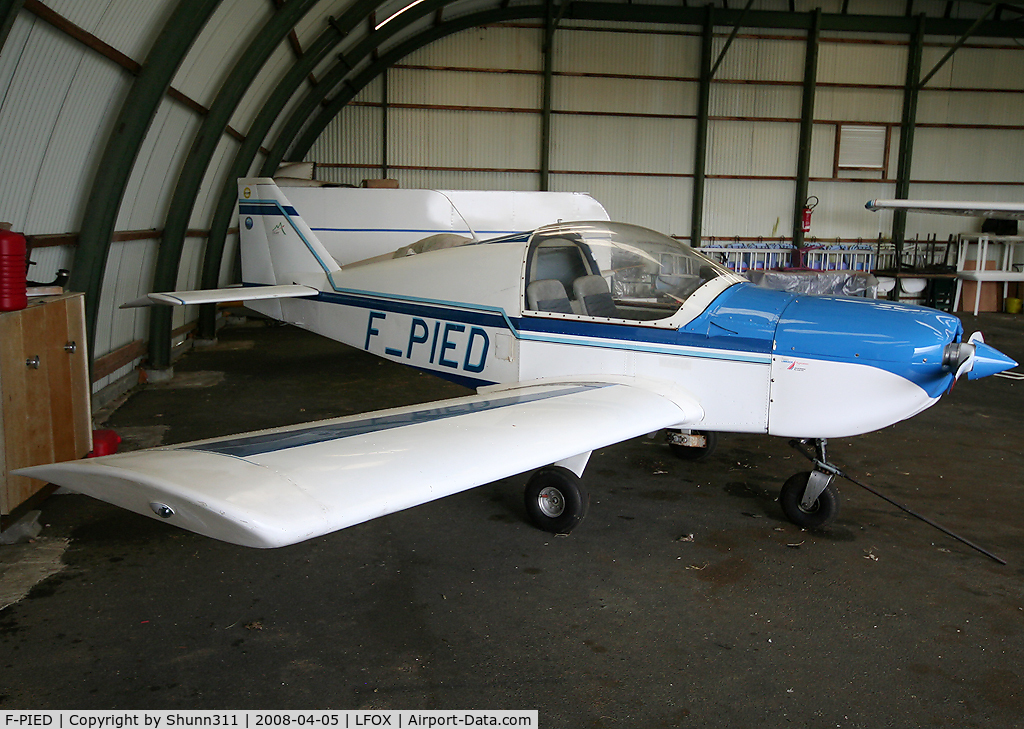 F-PIED, Pottier P-180S C/N 111, Inside Airclub's hangar