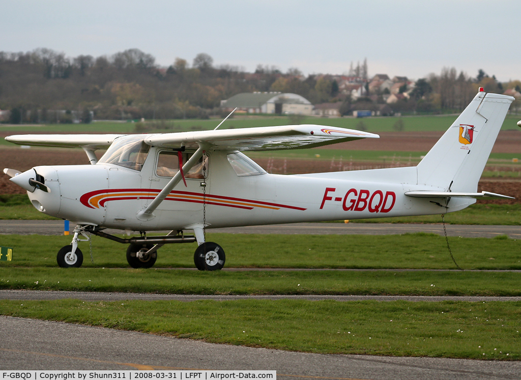 F-GBQD, Reims F152 C/N 1587, At the Airclub...
