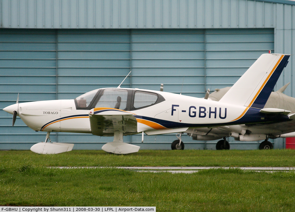F-GBHU, Socata TB-10 Tobago C/N 36, In front of the Airclub...
