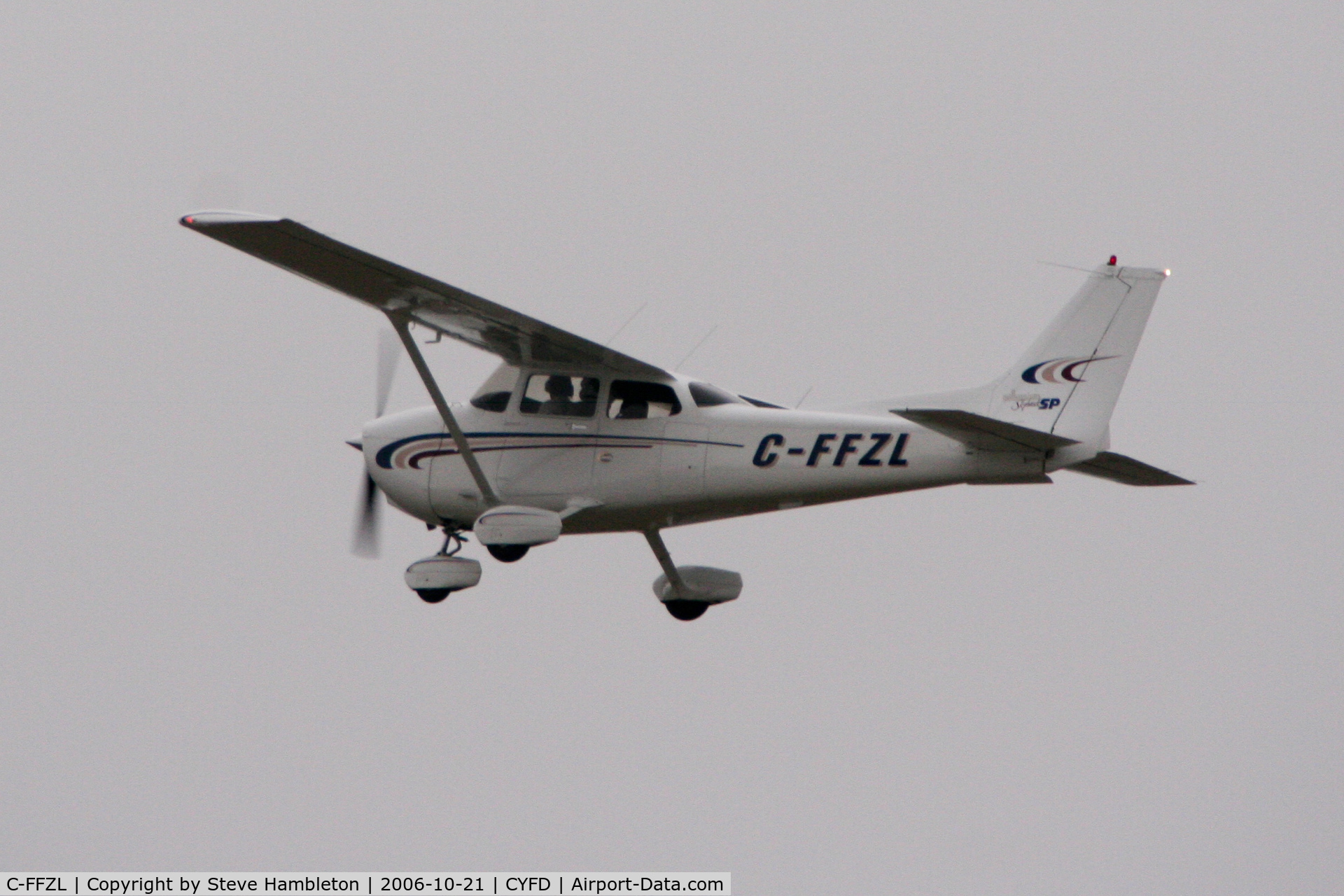 C-FFZL, 2000 Cessna 172S Skyhawk SP C/N 172S8448, At Brantford Municipal