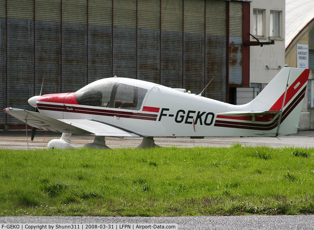 F-GEKO, Robin DR-400-120 Dauphin C/N 1740, Waiting a new light flight...