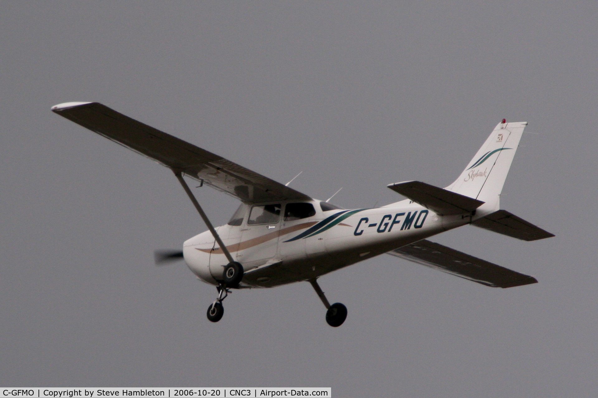 C-GFMO, 1999 Cessna 172R C/N 17280780, At Brampton Ontario