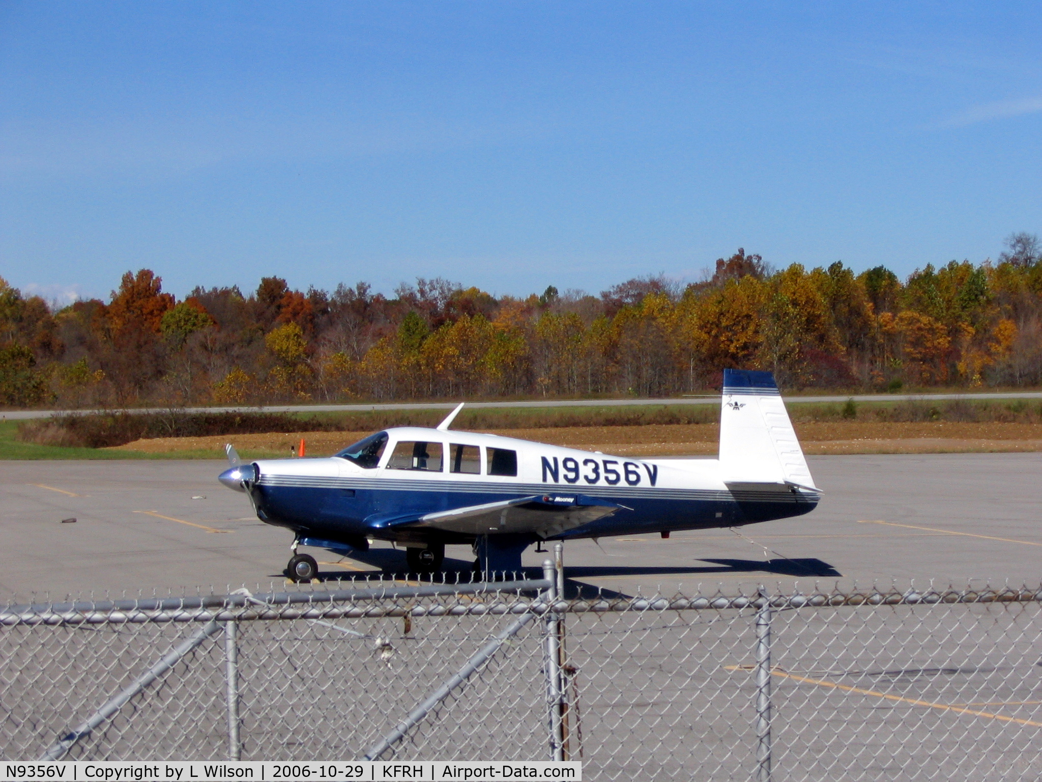 N9356V, 1969 Mooney M20F Executive C/N 700009, OCT 2006 - FRENCHLICK AIRPORT