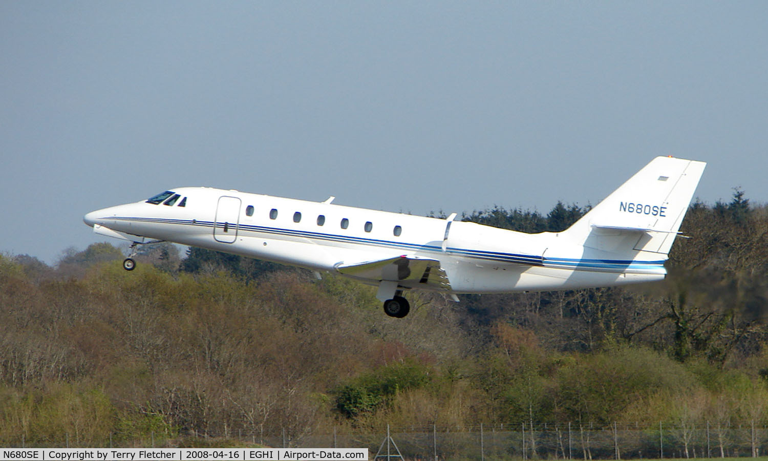 N680SE, 2006 Cessna 680 Citation Sovereign C/N 680-0078, Citation Sovereign lifts off from Southampton
