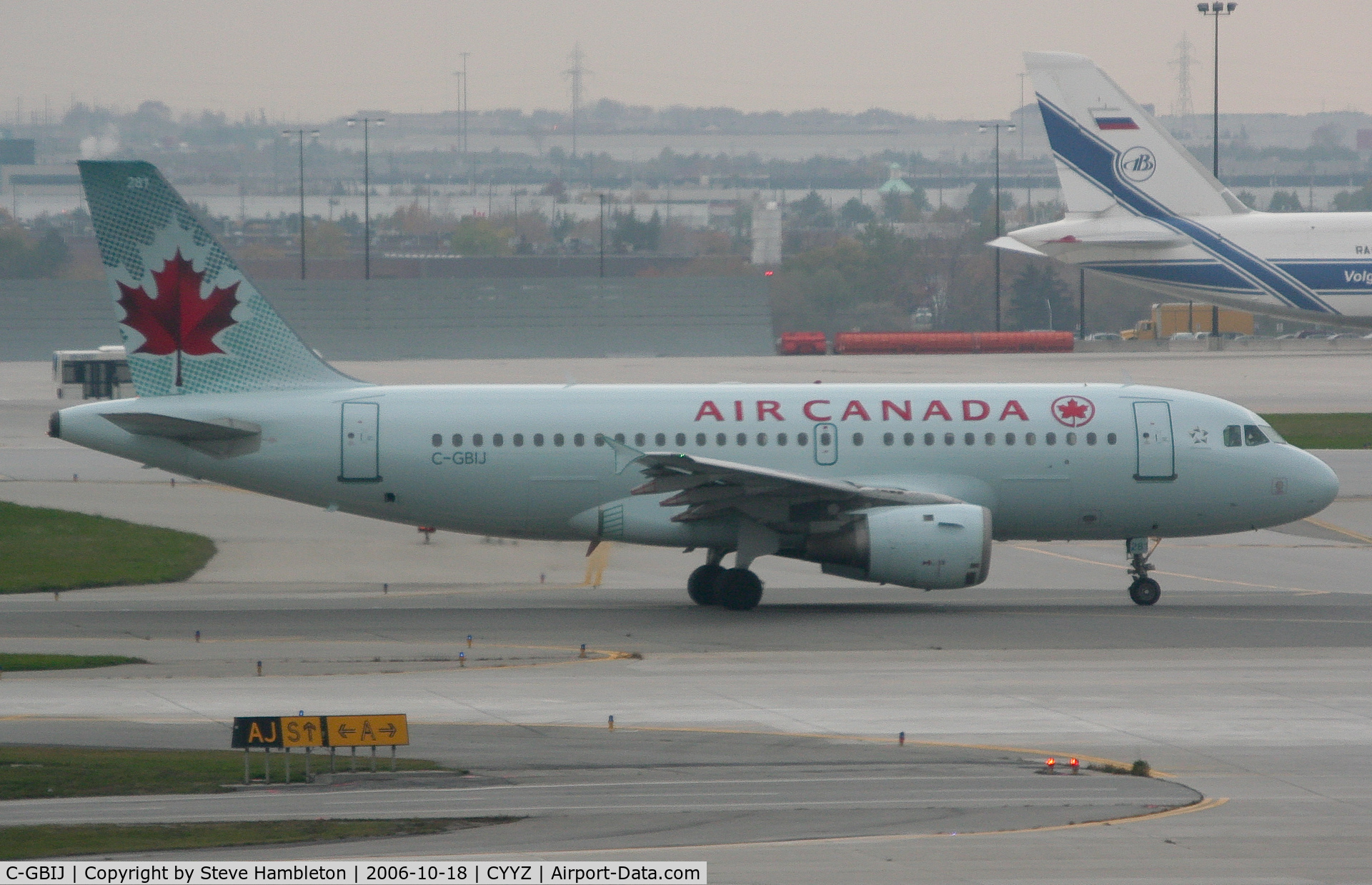 C-GBIJ, 1998 Airbus A319-114 C/N 829, Rainy day at Toronto