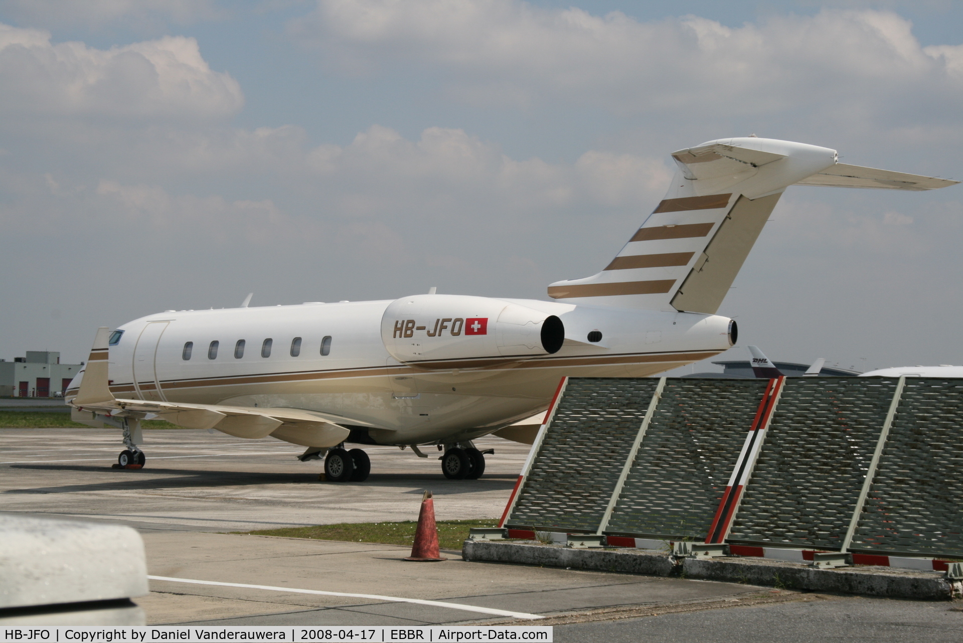 HB-JFO, 2006 Bombardier Challenger 300 (BD-100-1A10) C/N 20137, parked on General Aviation apron (Abelag)