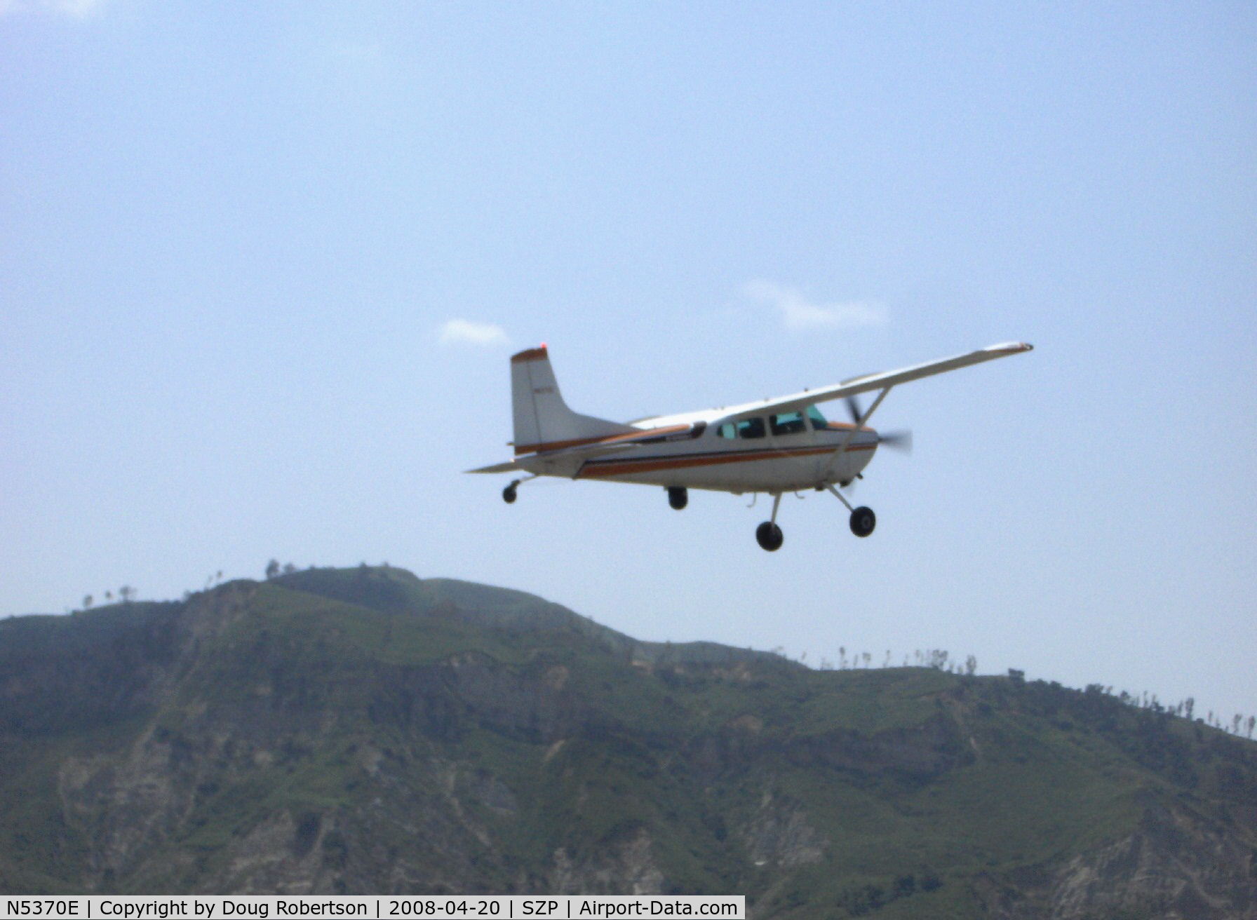 N5370E, 1980 Cessna A185F Skywagon 185 C/N 18503958, 1980 Cessna 185F SKYWAGON II, Continental IO-550-D 300 Hp upgrade, Eye in the Sky camera-remote control, Experimental class, takeoff climb Rwy 22